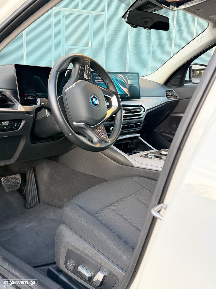 BMW 330 e iPerformance Line Sport - 13