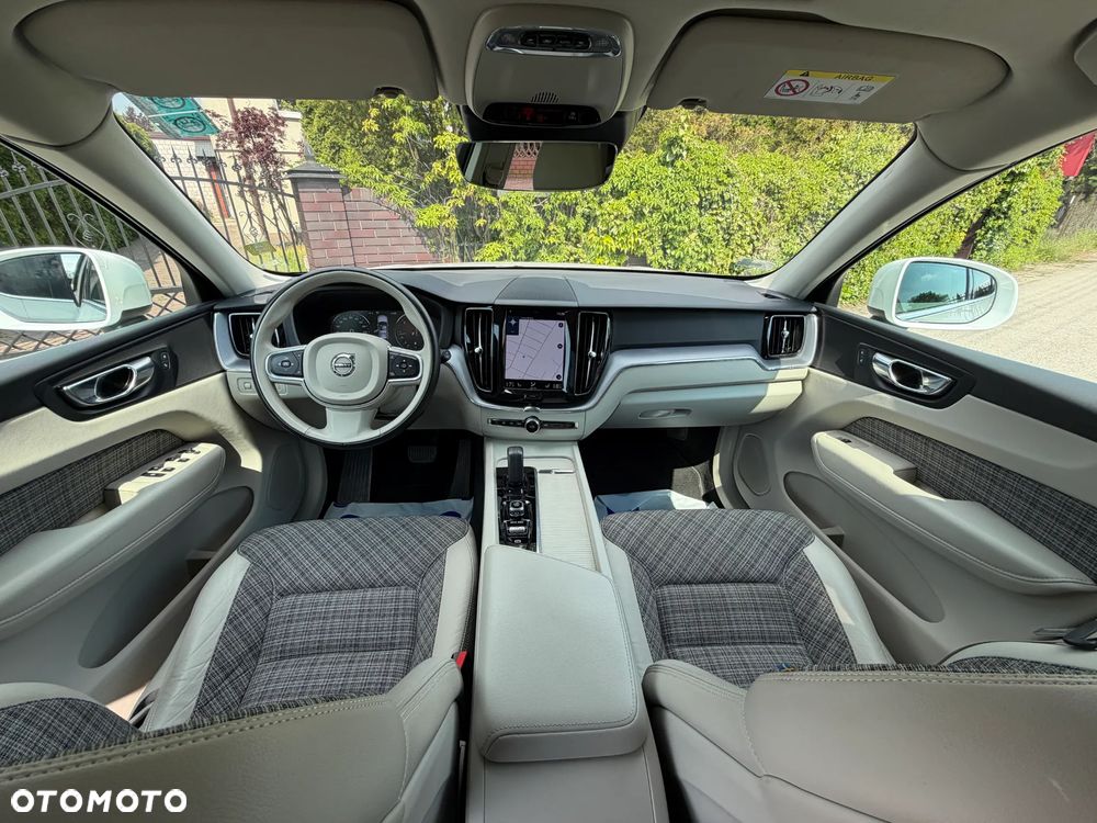 Volvo XC 60 B4 D AWD Momentum Pro - 7