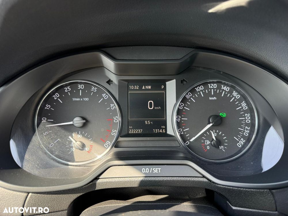 Skoda Octavia 2.0 TDI DSG Style - 6