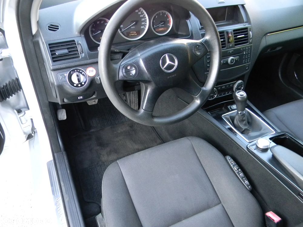 Mercedes-Benz Klasa C 200 CDI DPF Avantgarde - 22