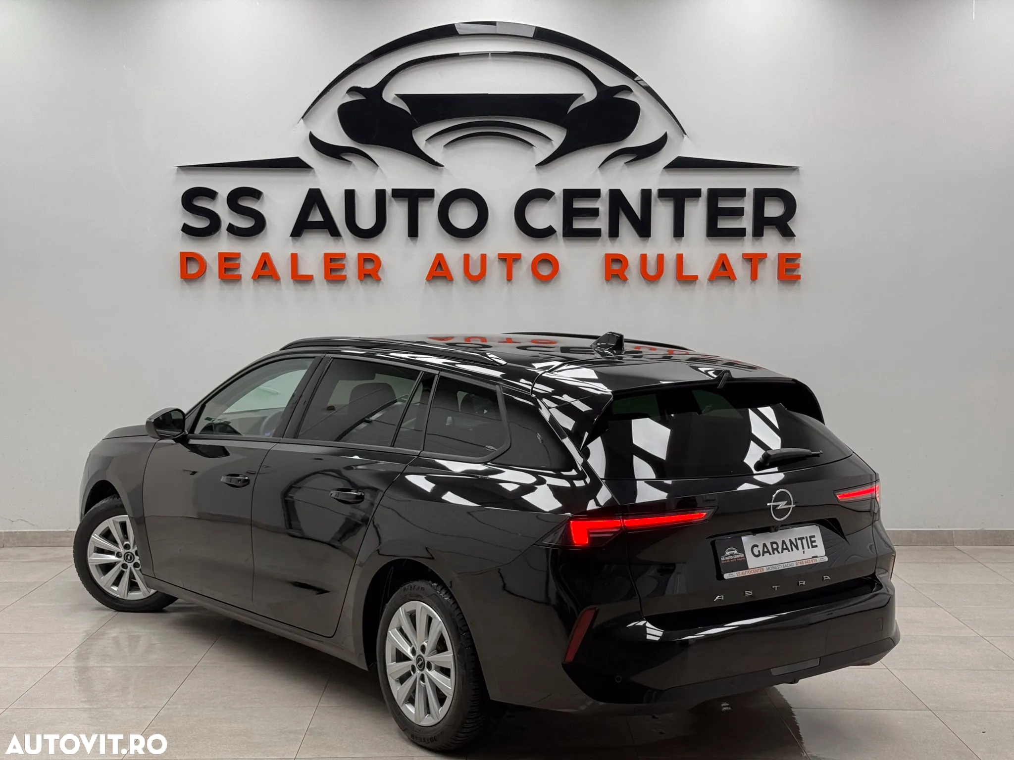 Opel Astra Sports Tourer 1.2 Turbo Enjoy - 4