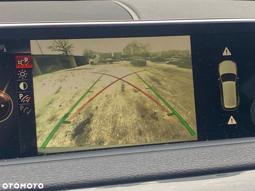 BMW X5 xDrive50i Sport-Aut - 17