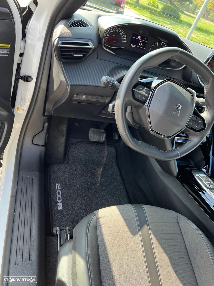 Peugeot 2008 1.2 PureTech GT Line EAT8 - 13