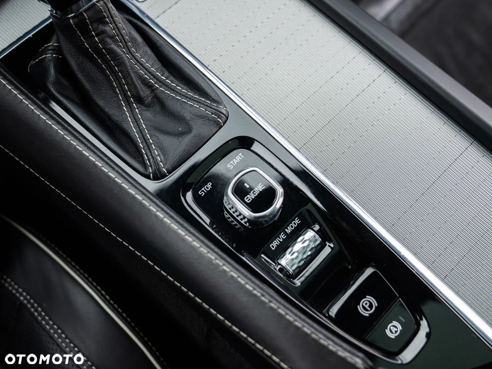 Volvo XC 90 T6 AWD Geartronic RDesign - 33