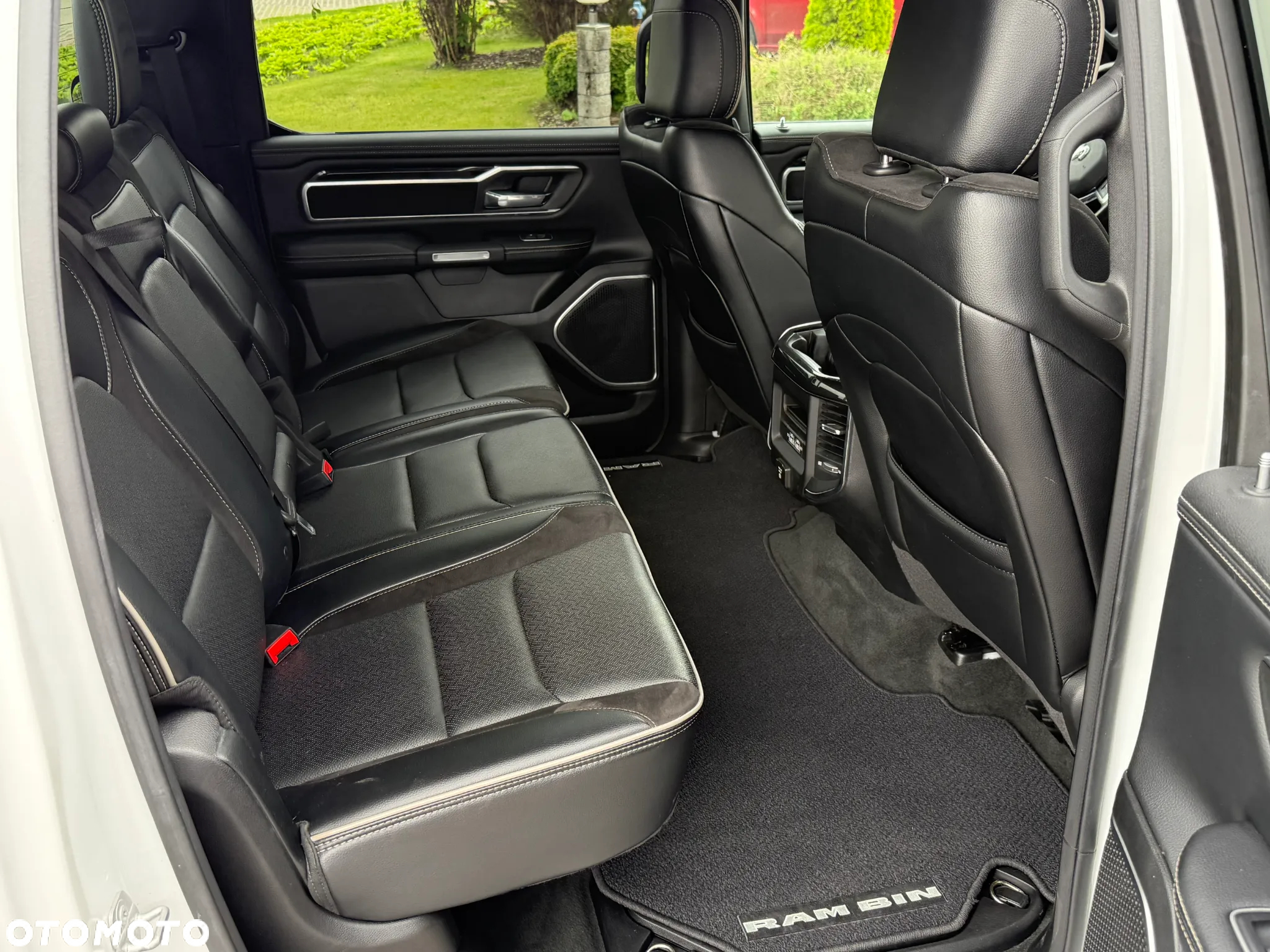 RAM 1500 Crew Cab Shortbed Laramie - 25