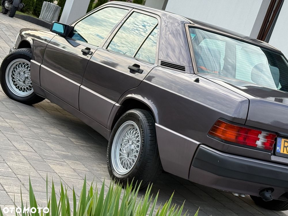 Mercedes-Benz W201 (190) - 14