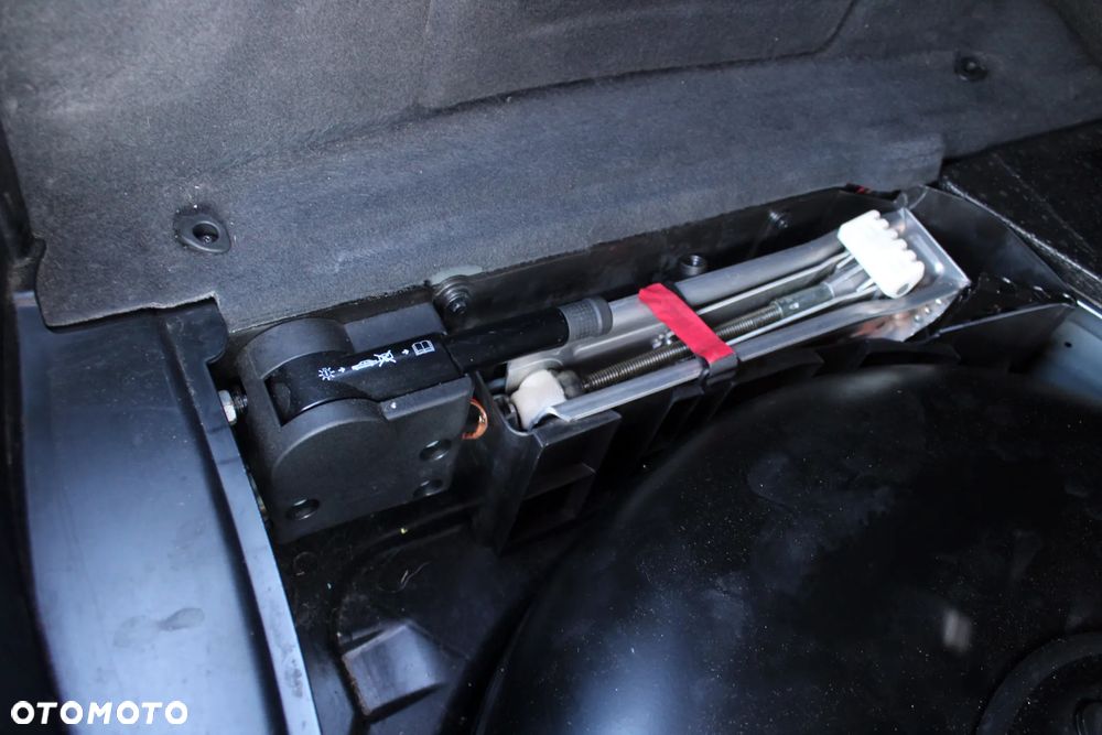 Mercedes-Benz Klasa E 200 Kompressor Automatik Elegance Sport Edition - 17