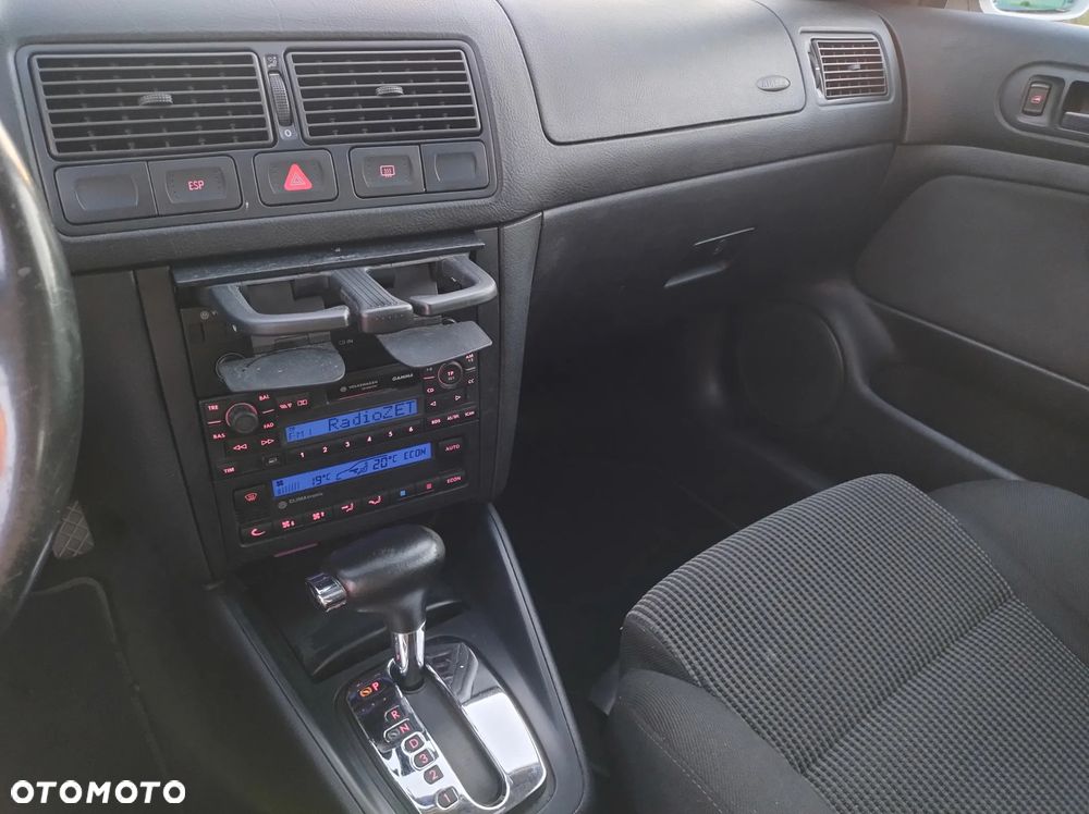 Volkswagen Golf 1.6 Trendline - 19