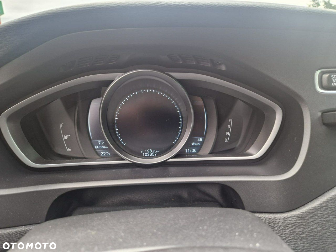 Volvo V40 Cross Country - 16