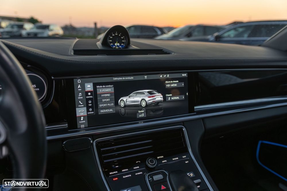 Porsche Panamera Sport Turismo 4 E-Hybrid - 26