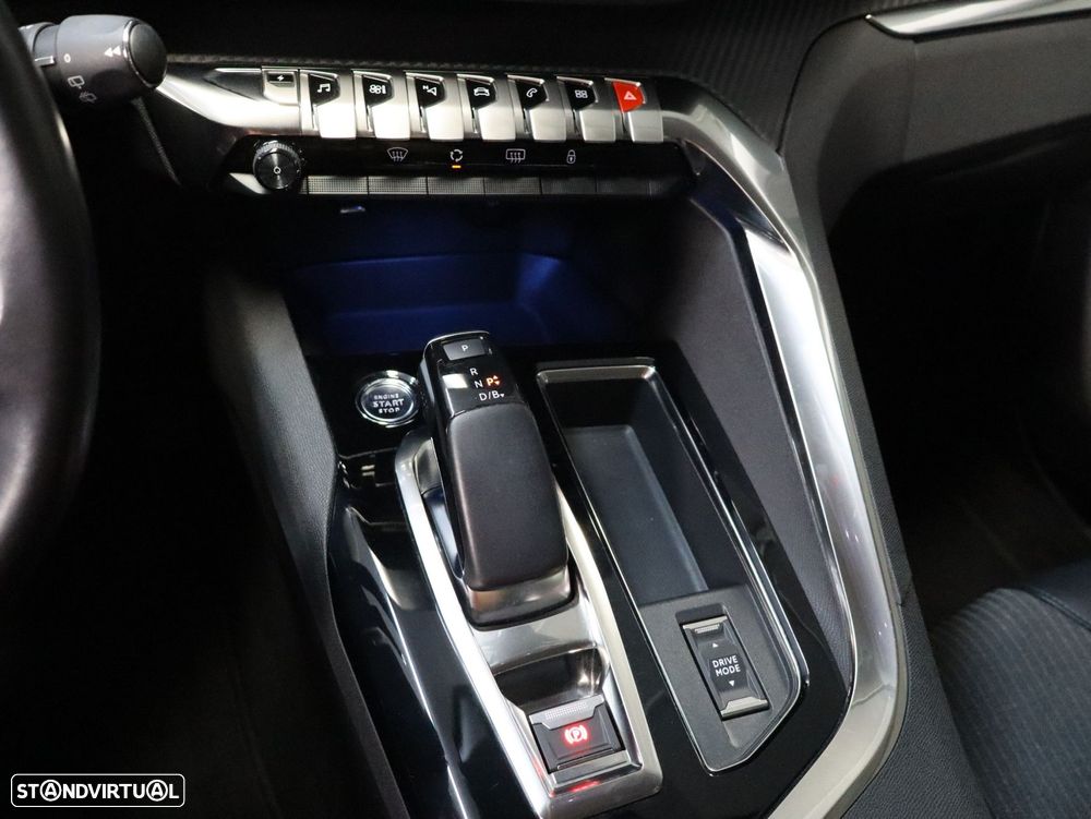 Peugeot 3008 1.6 Hybrid Allure e-EAT8 - 18