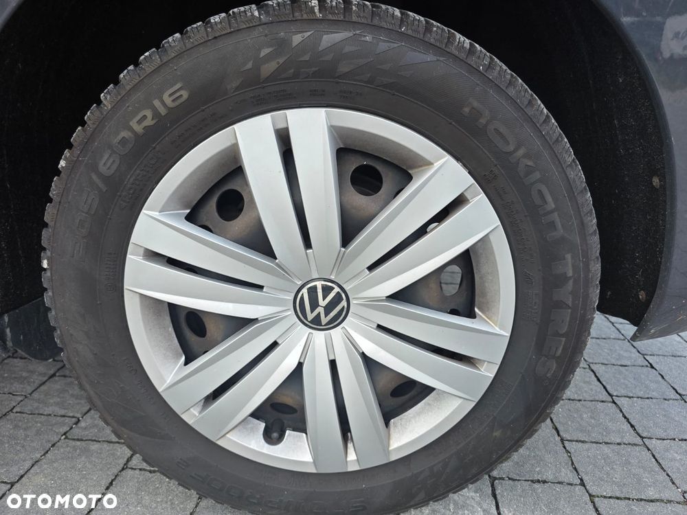 Volkswagen Touran - 25