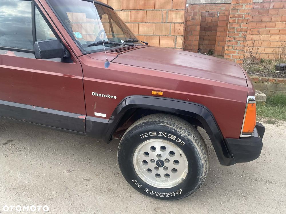 Jeep Cherokee - 26