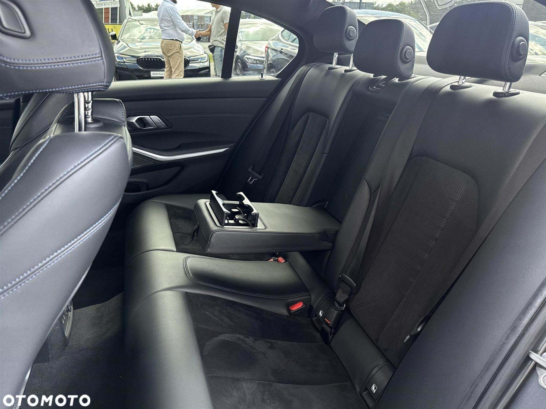 BMW Seria 3 320d xDrive - 23