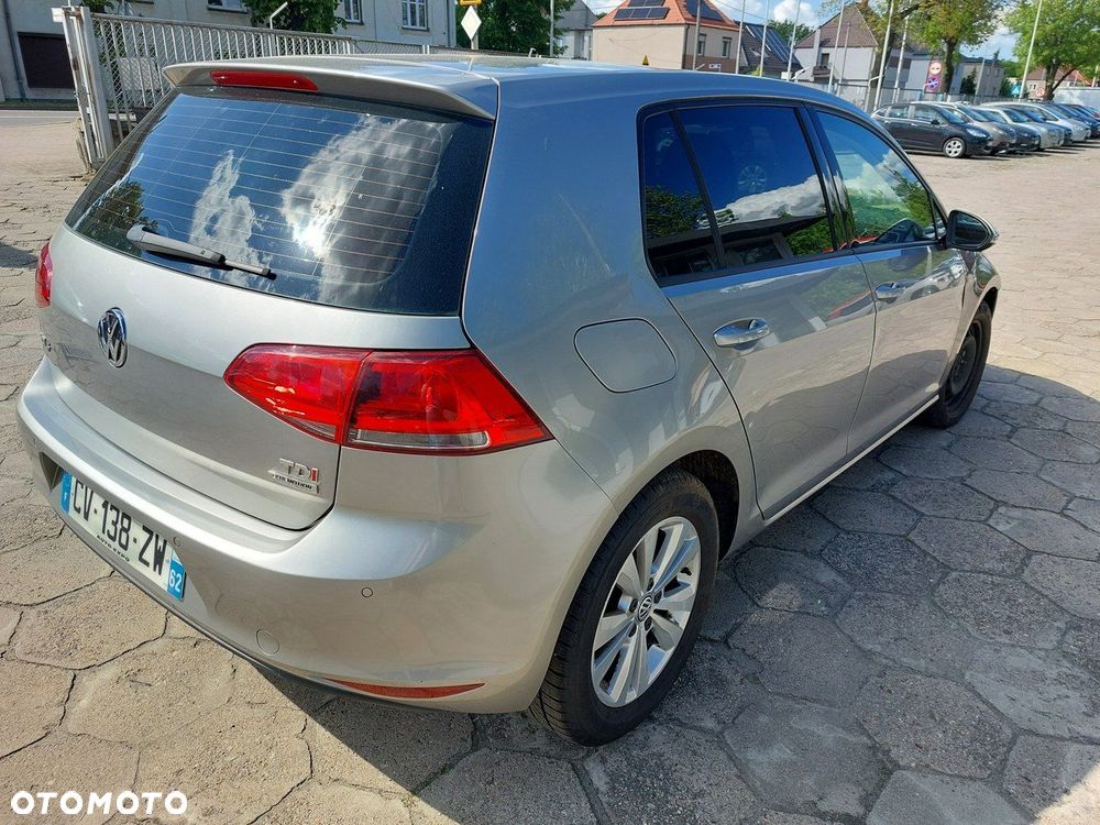 Volkswagen Golf - 6