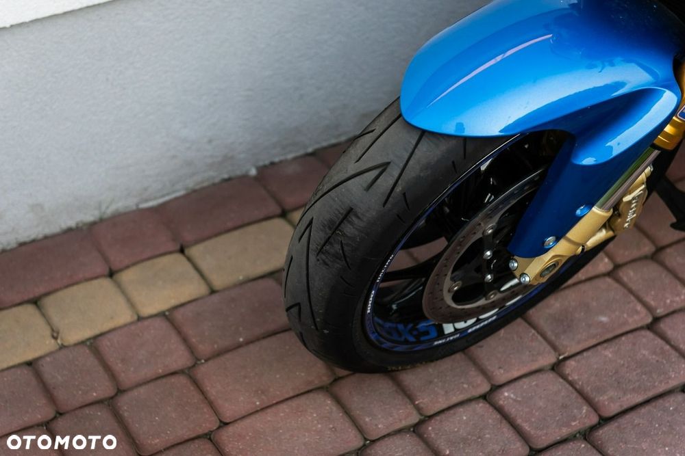 Suzuki GSX - 8