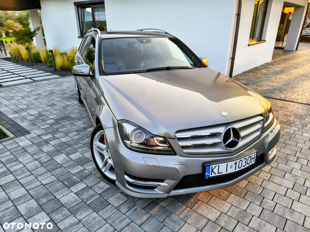 Mercedes-Benz Klasa C 300 CDI BlueEff 4-Matic Avantgarde - 2