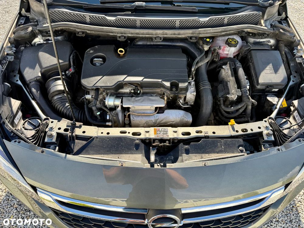 Opel Astra 1.4 T 120 Lat S&S - 38