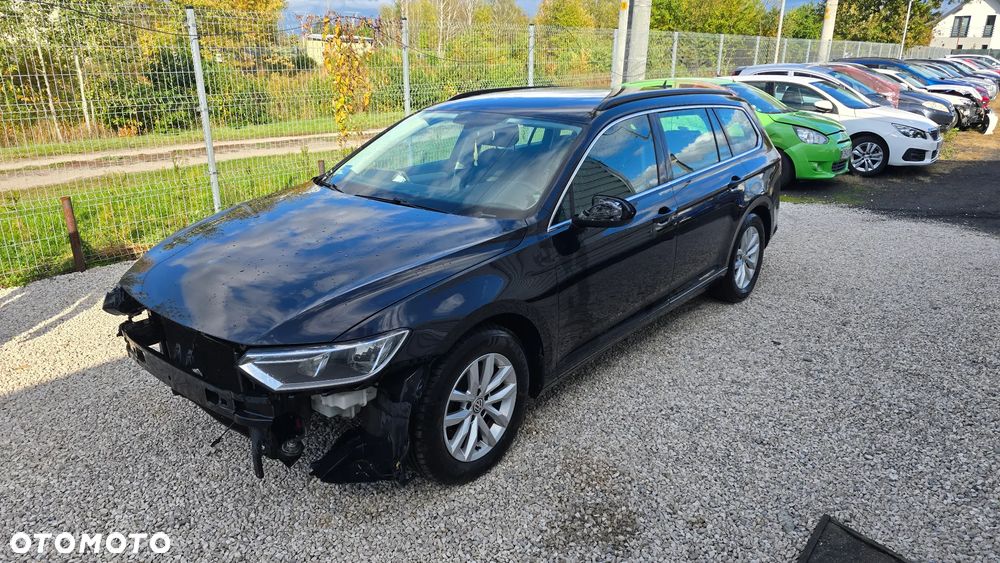 Volkswagen Passat - 4