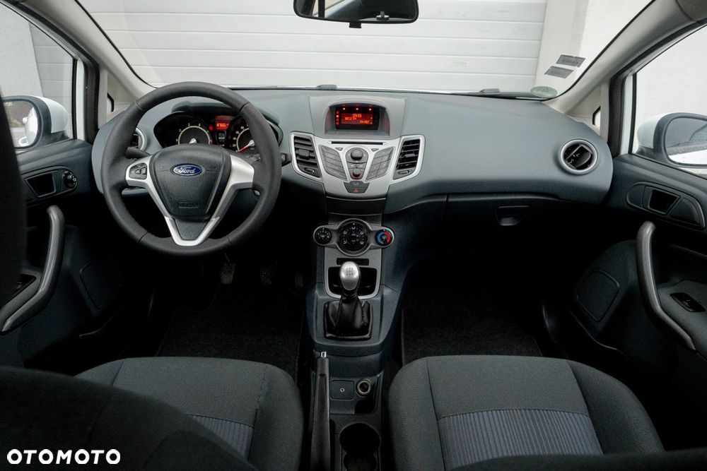 Ford Fiesta 1.4 Trend - 28