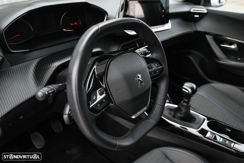 Peugeot 2008 1.2 Allure - 4