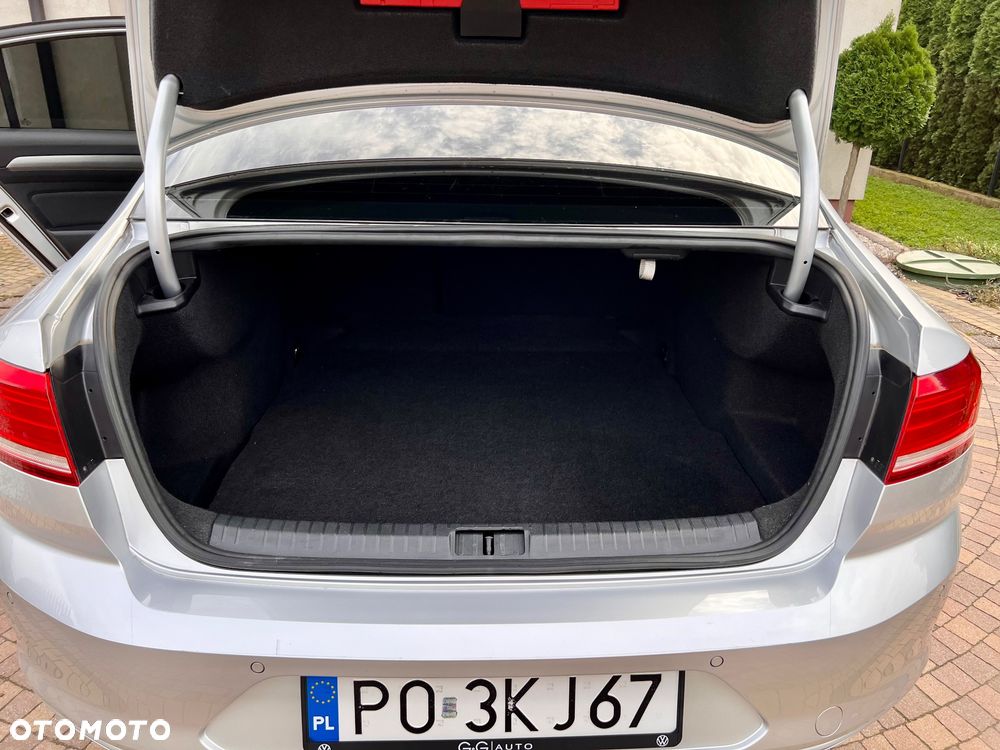 Volkswagen Passat - 10