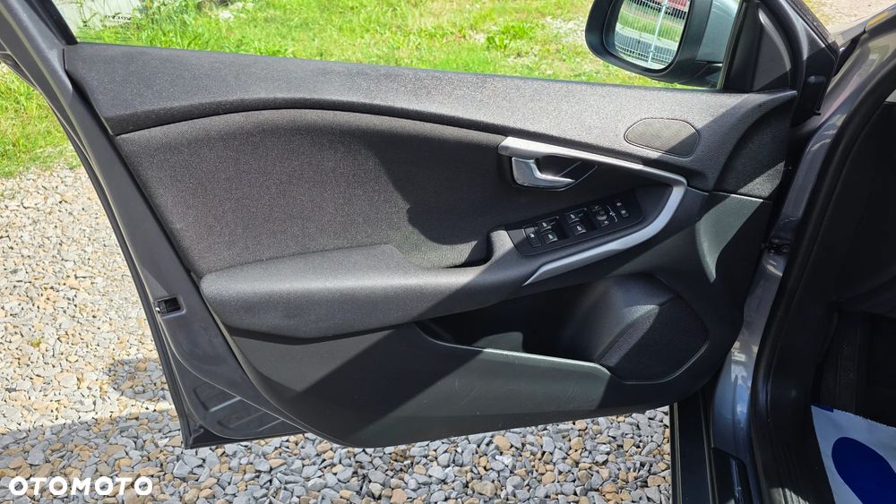 Volvo V40 D2 Kinetic - 14