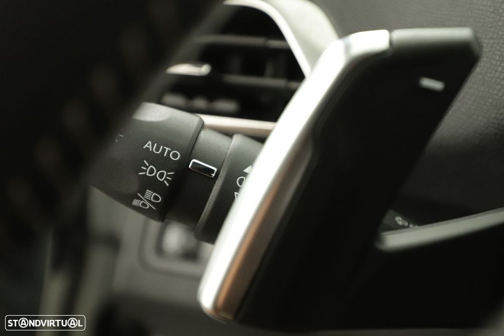 Peugeot 5008 1.2 PureTech Allure Pack EAT8 - 17