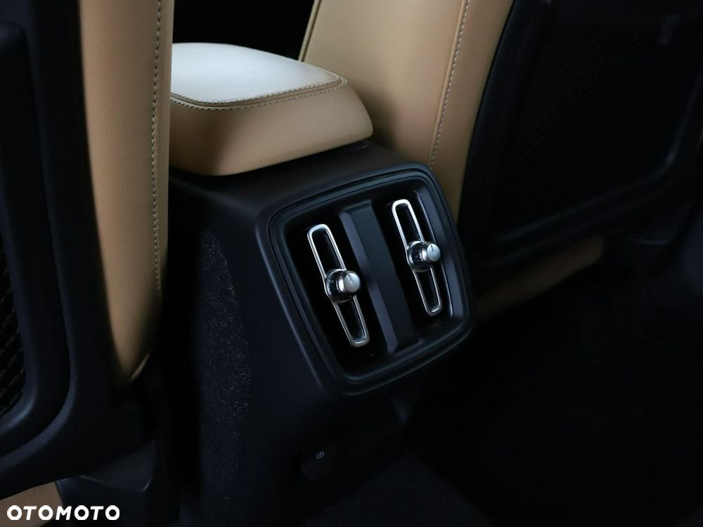 Volvo XC 40 D4 AWD Momentum Pro - 40