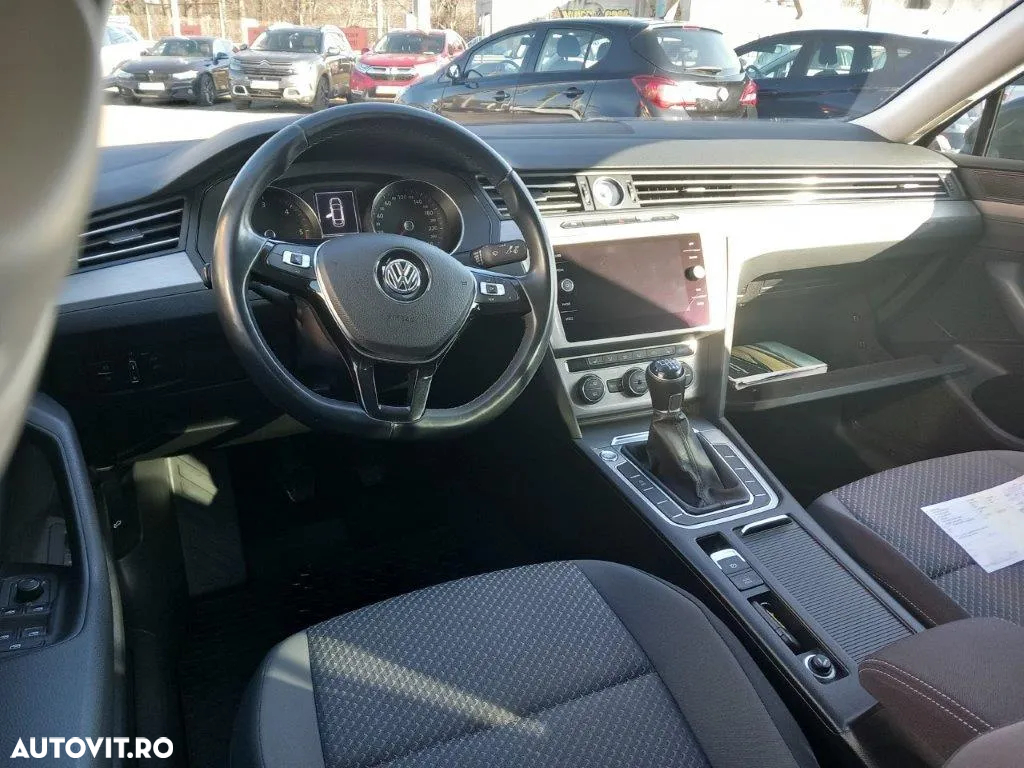 Volkswagen Passat - 5