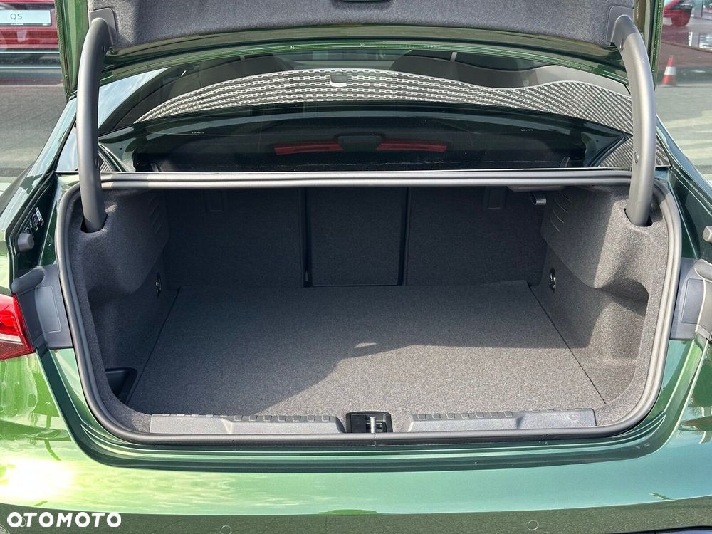 Audi RS3 Limousine - 11