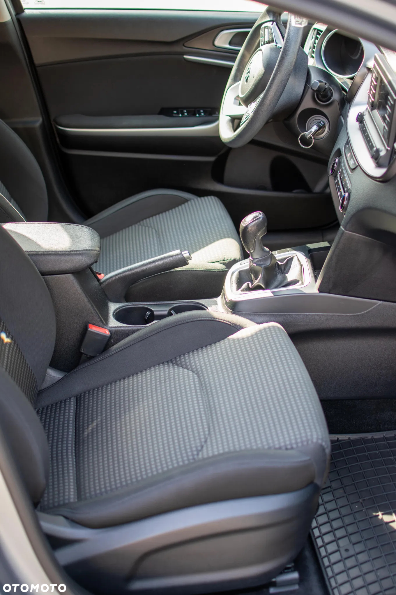 Kia Ceed - 21