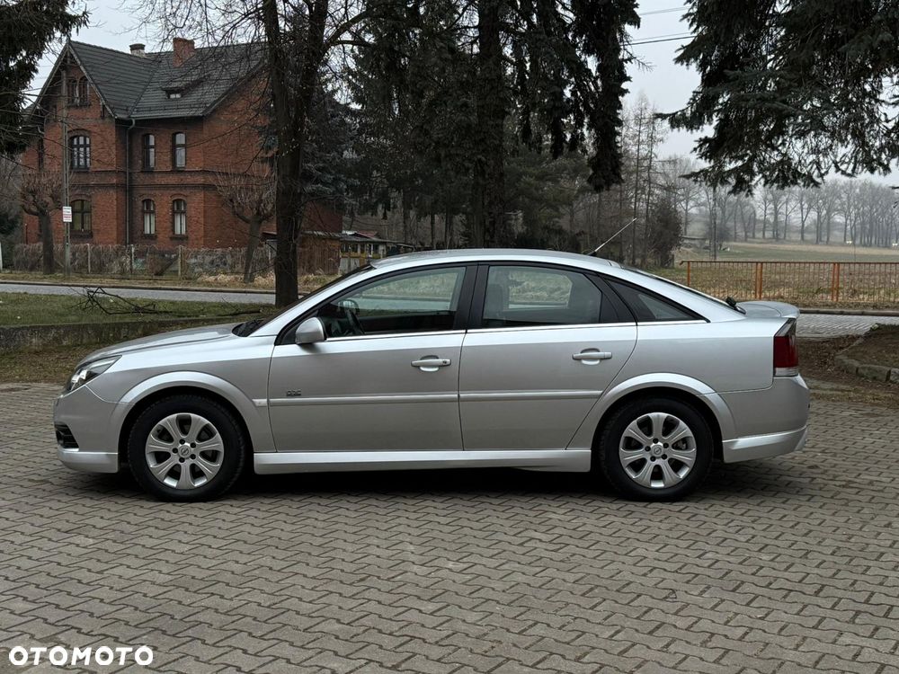 Opel Vectra 1.9 CDTI Sport / GTS - 2