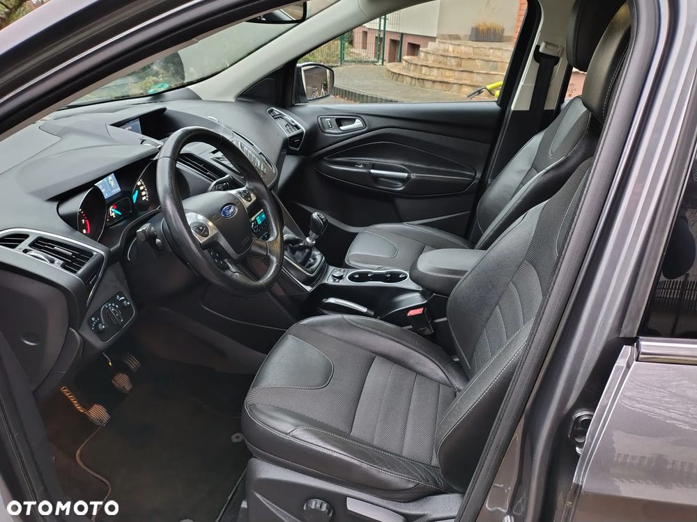 Ford Kuga 1.6 EcoBoost 2x4 Titanium - 12