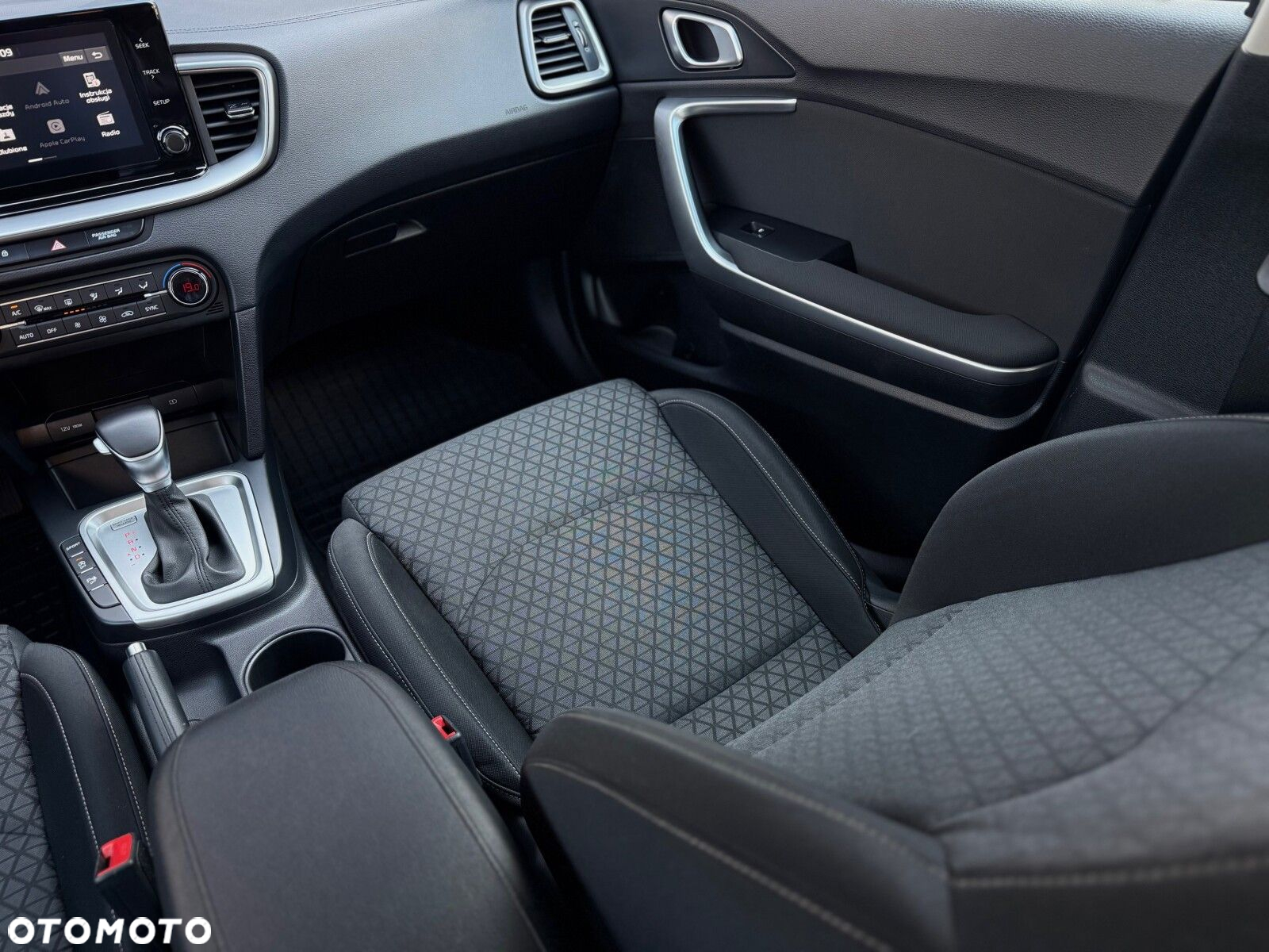 Kia Ceed 1.5 T-GDI M DCT - 13