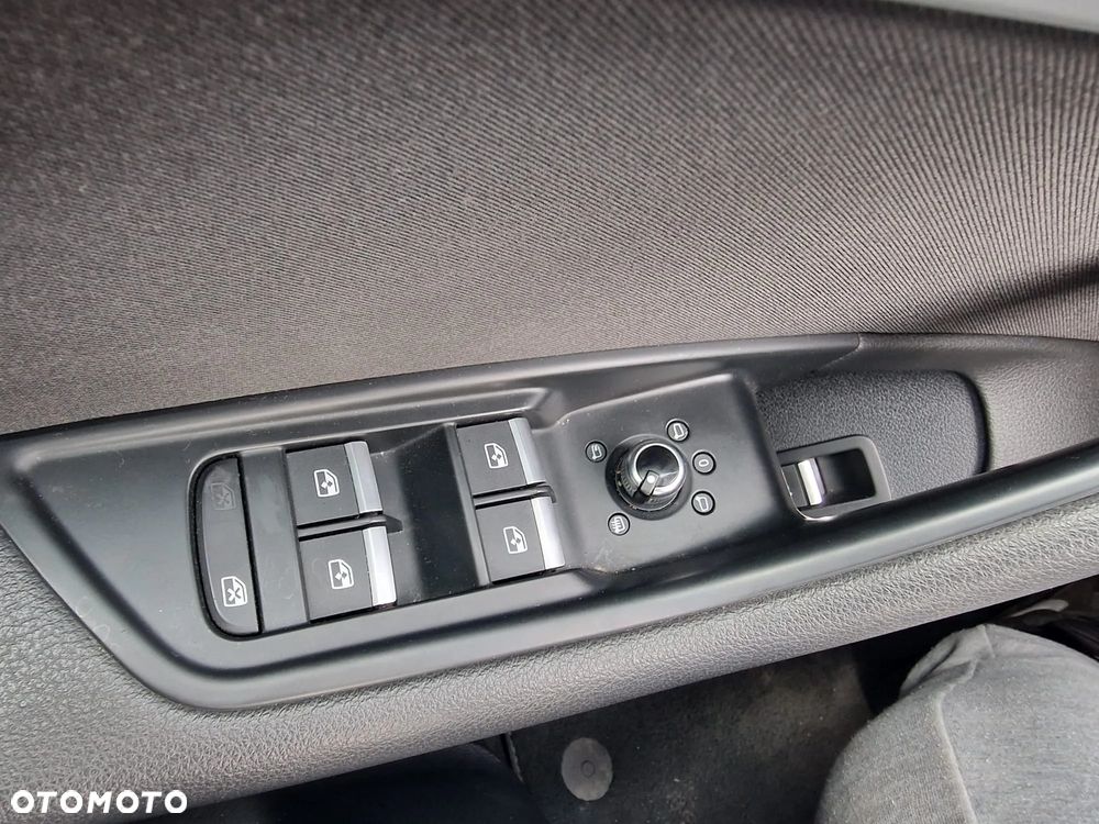 Audi A4 Avant 35 TDI S tronic - 32
