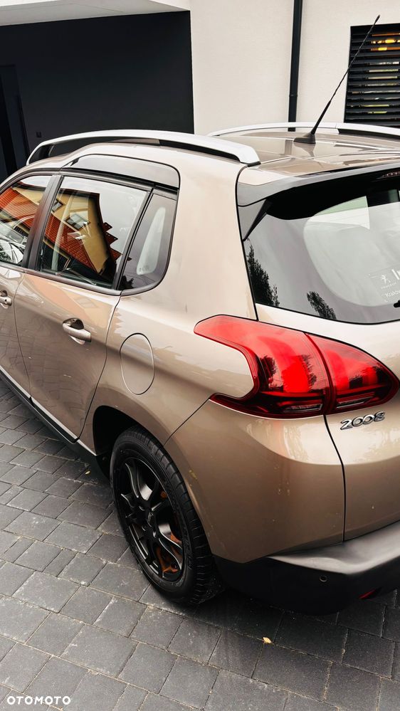 Peugeot 2008 1.2 Pure Tech Allure S&S - 7