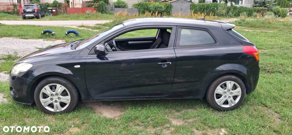 Kia Ceed - 1
