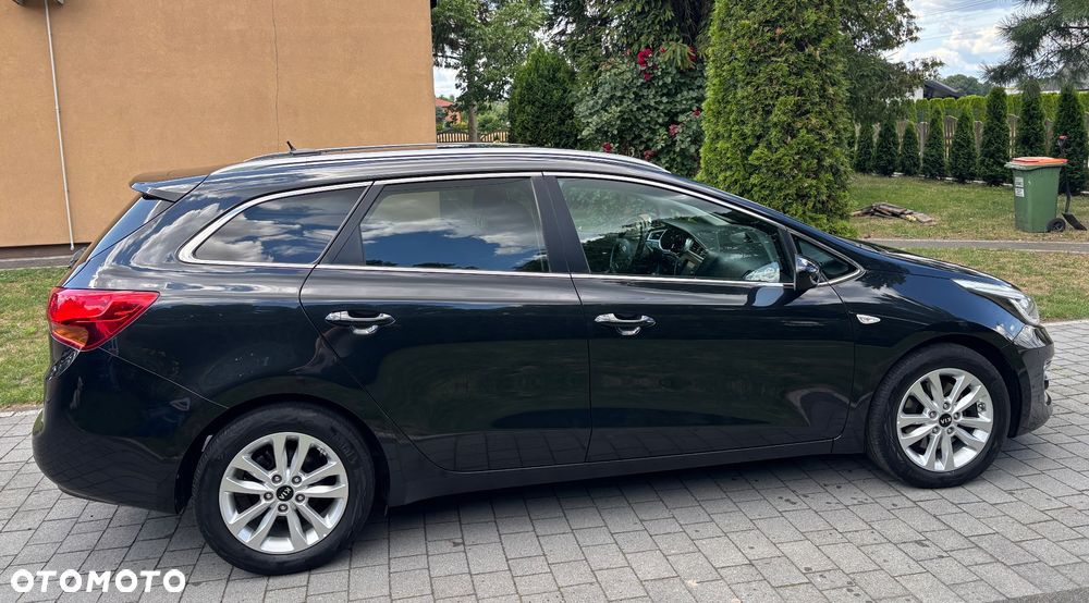 Kia Ceed 1.6 CRDi 136 ISG Dream-Team Edition - 19