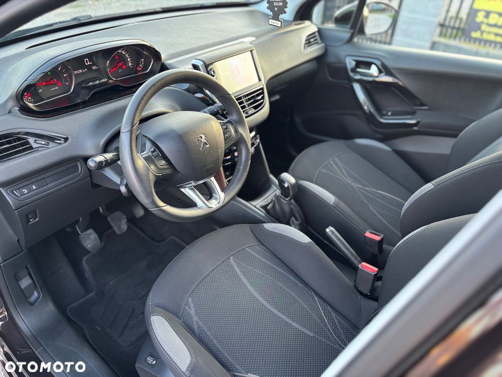 Peugeot 208 - 6