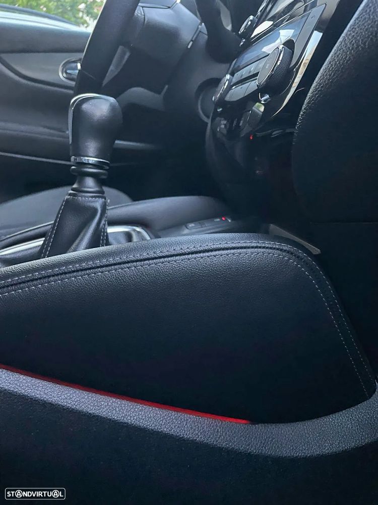 Nissan Qashqai 1.5 dCi N-Connecta 18 - 16