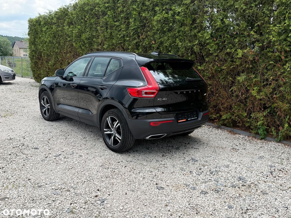 Volvo XC 40 D4 AWD Geartronic R-Design - 2