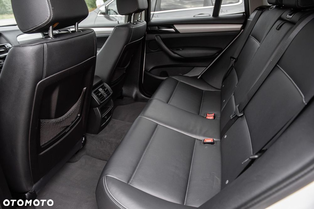 BMW X3 sDrive18d xLine - 25