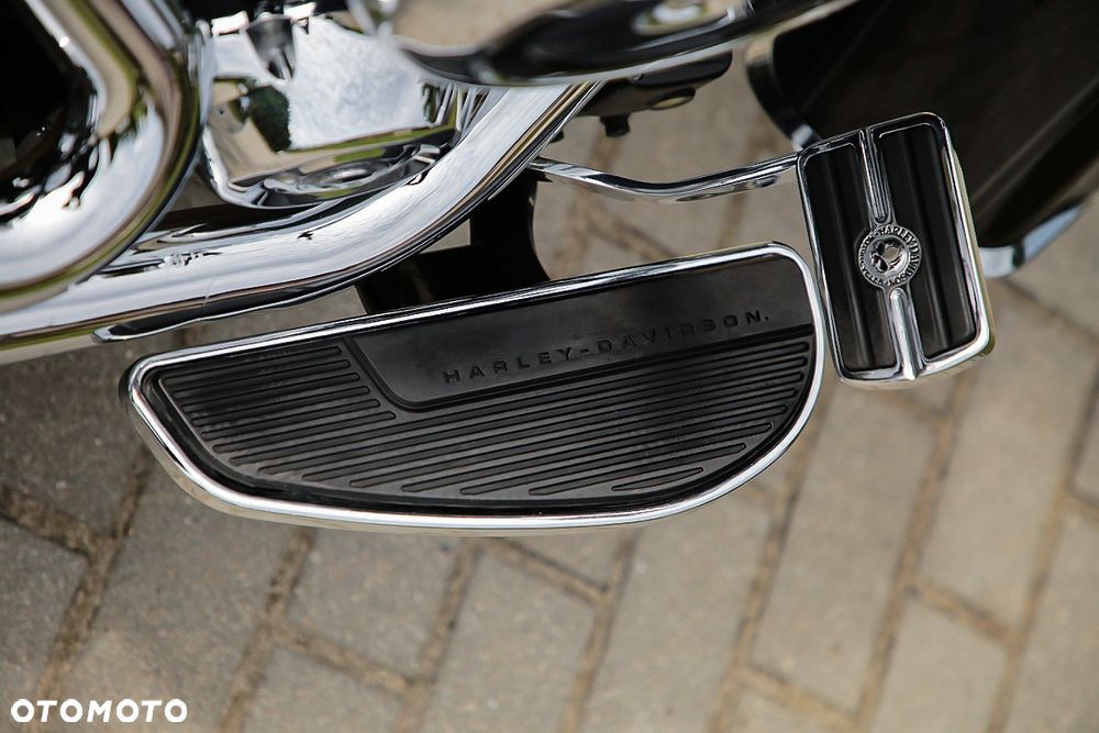Harley-Davidson Softail Deluxe - 11