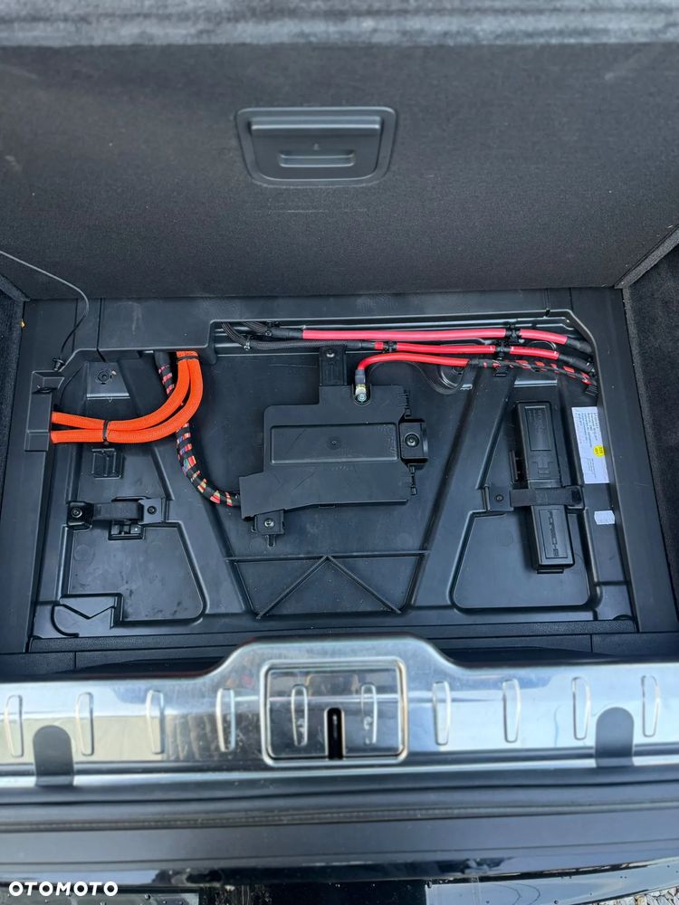 Porsche Panamera 4 E-Hybrid - 11