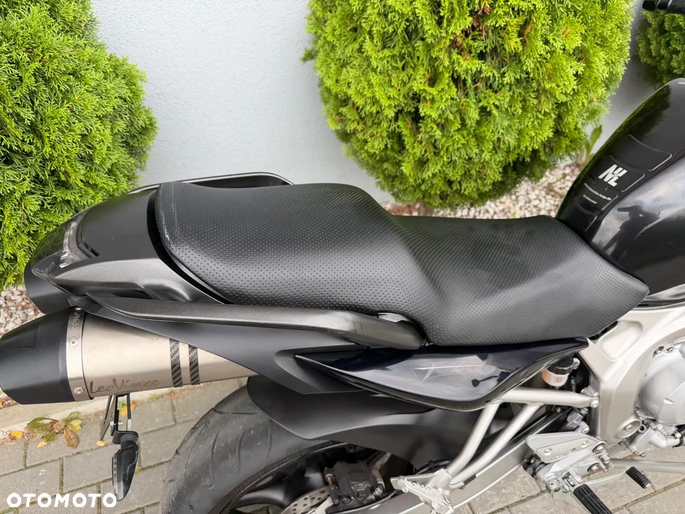 Yamaha FZ - 21