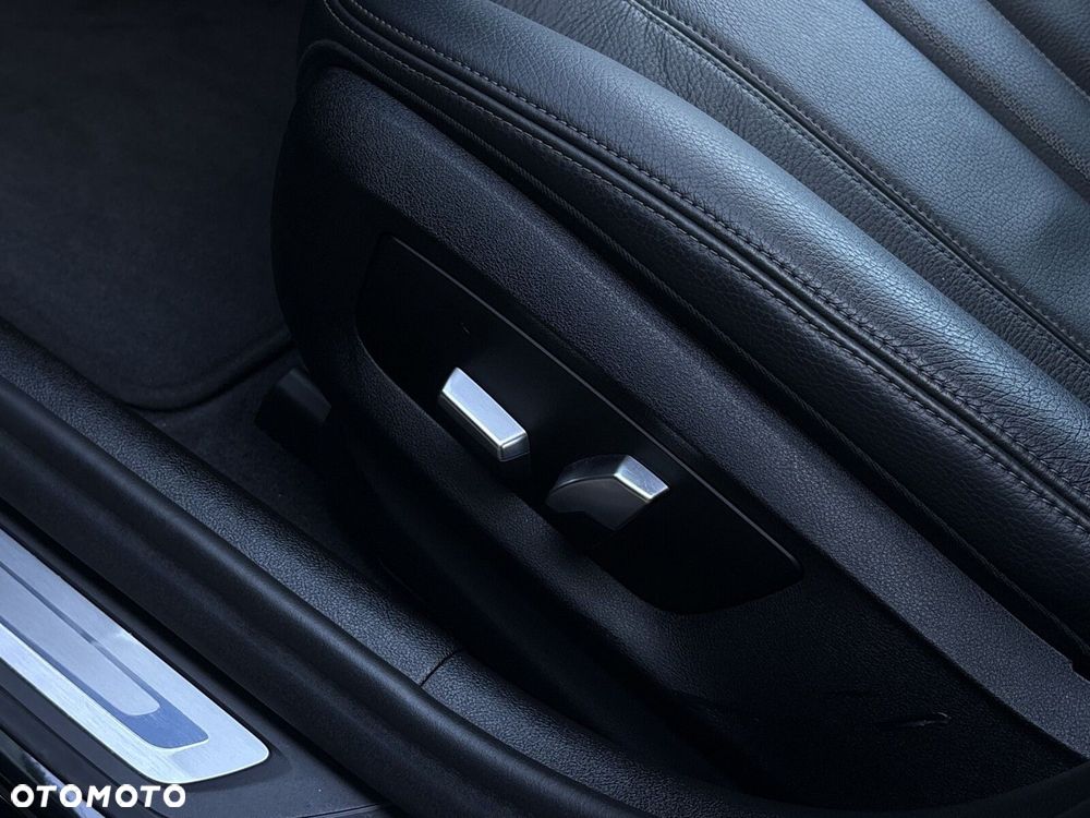 BMW Seria 5 520d mHEV - 11