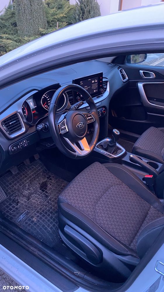 Kia Ceed - 13
