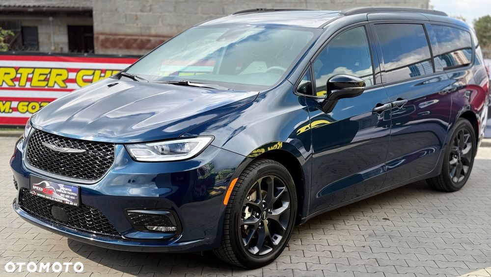 Chrysler Pacifica - 8