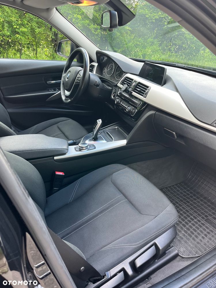 BMW Seria 3 318d - 11